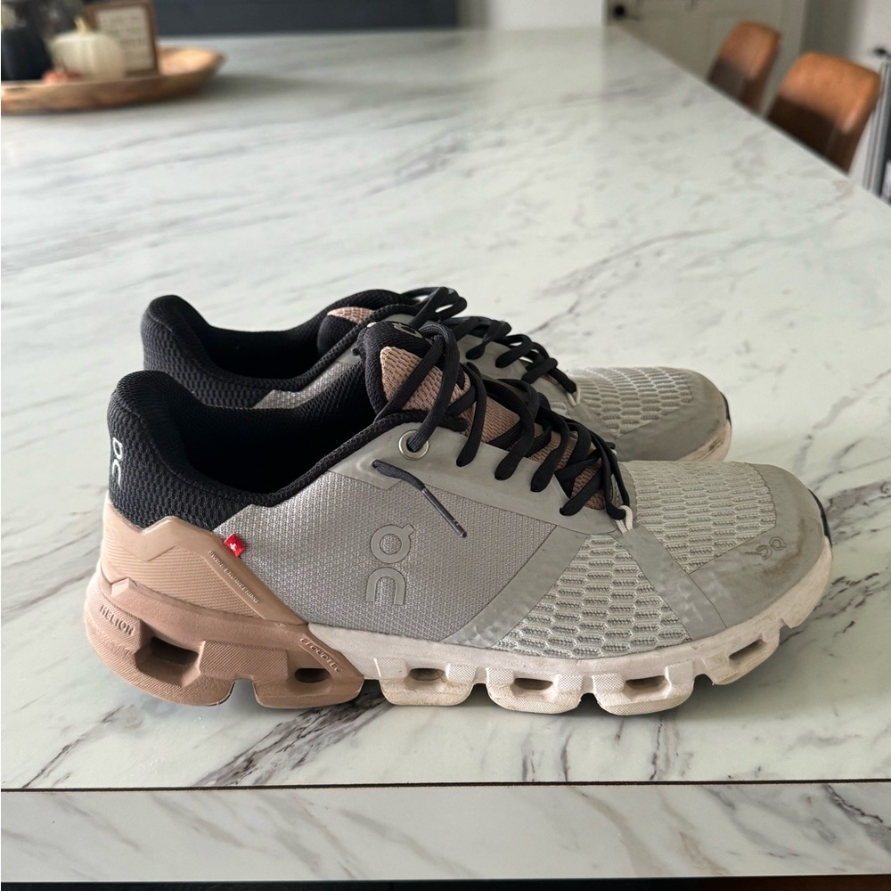 Women’s On Running Sneakers
